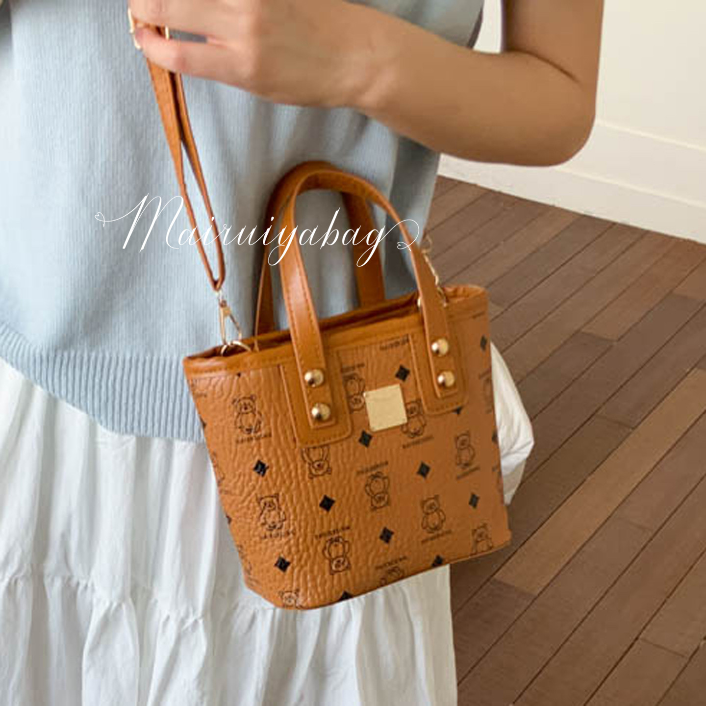 今年流行爆款百搭印花复古水桶包