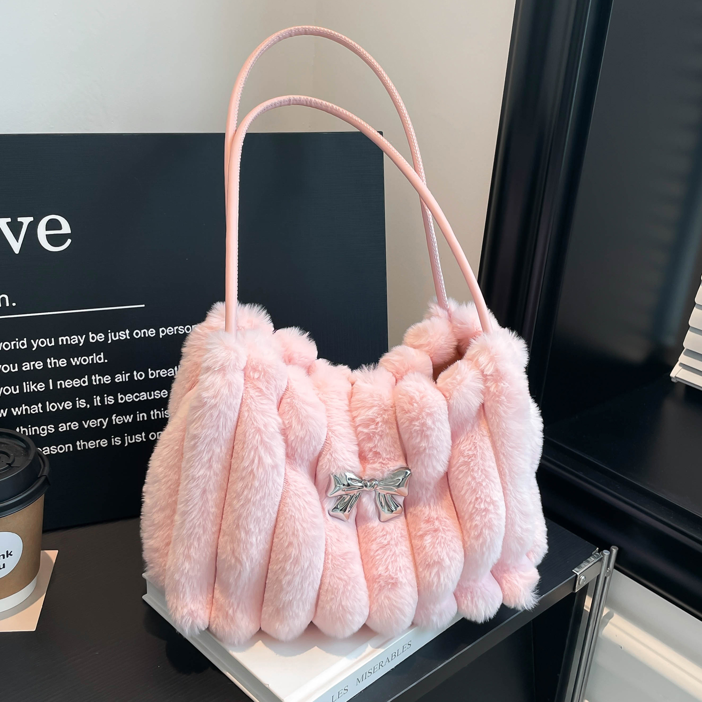 大容量毛绒法棍蝴蝶结托特水桶包