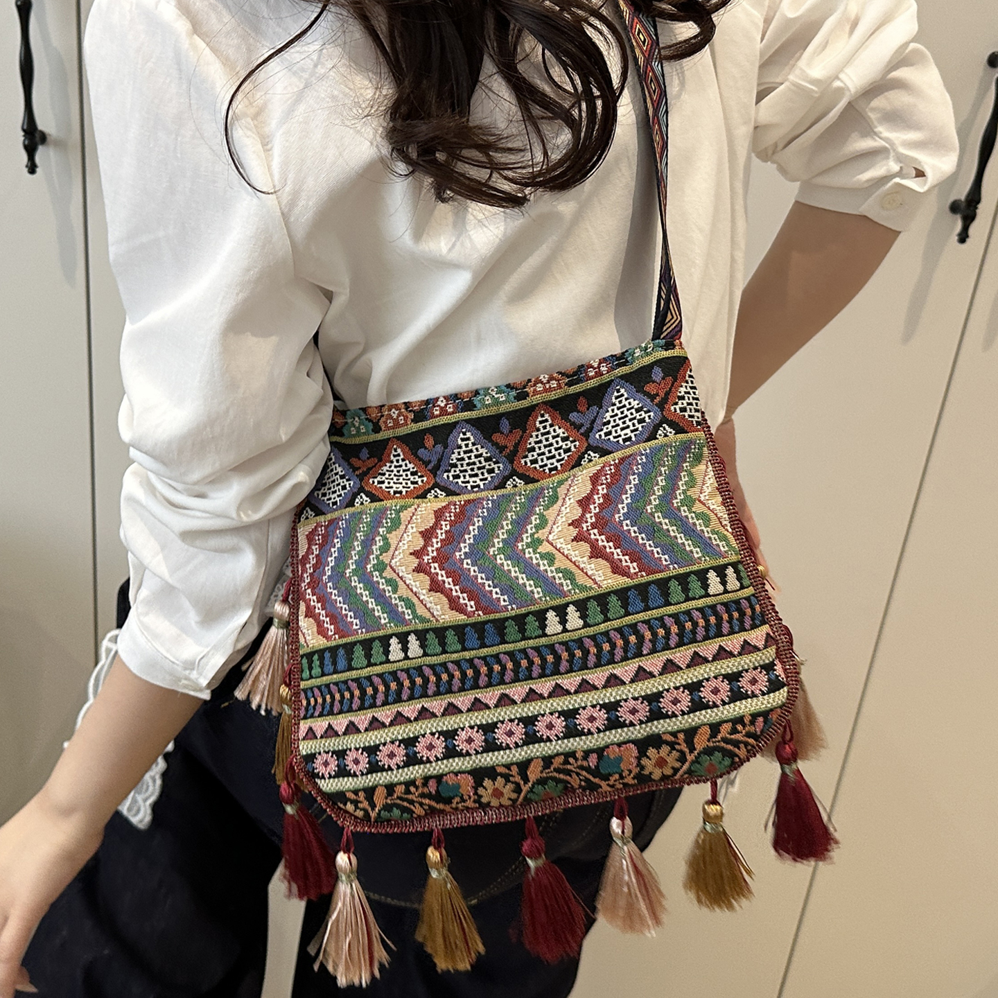 波西米亚流苏宽肩带民族风水桶包