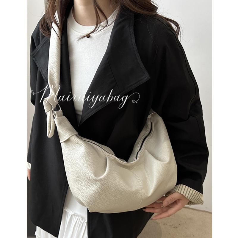 麦瑞雅韩系复古软皮褶皱饺子包