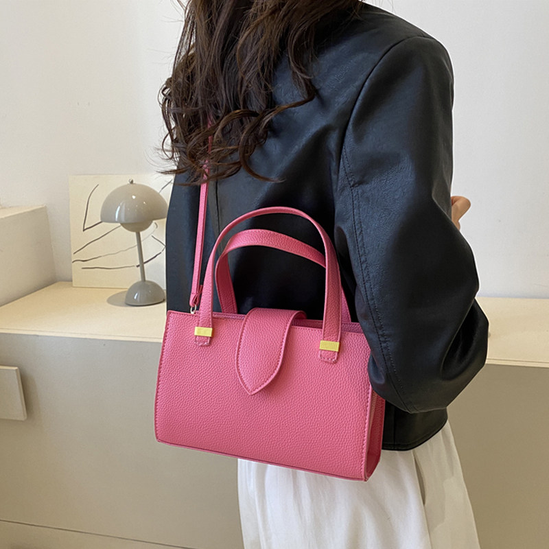 小众设计女包粉色小方包2023新款洋气质感手提小包包简约斜挎包潮,箱包皮具/热销女包/男包,小方包,淘宝优惠券,粉丝福利购,淘宝优惠卷