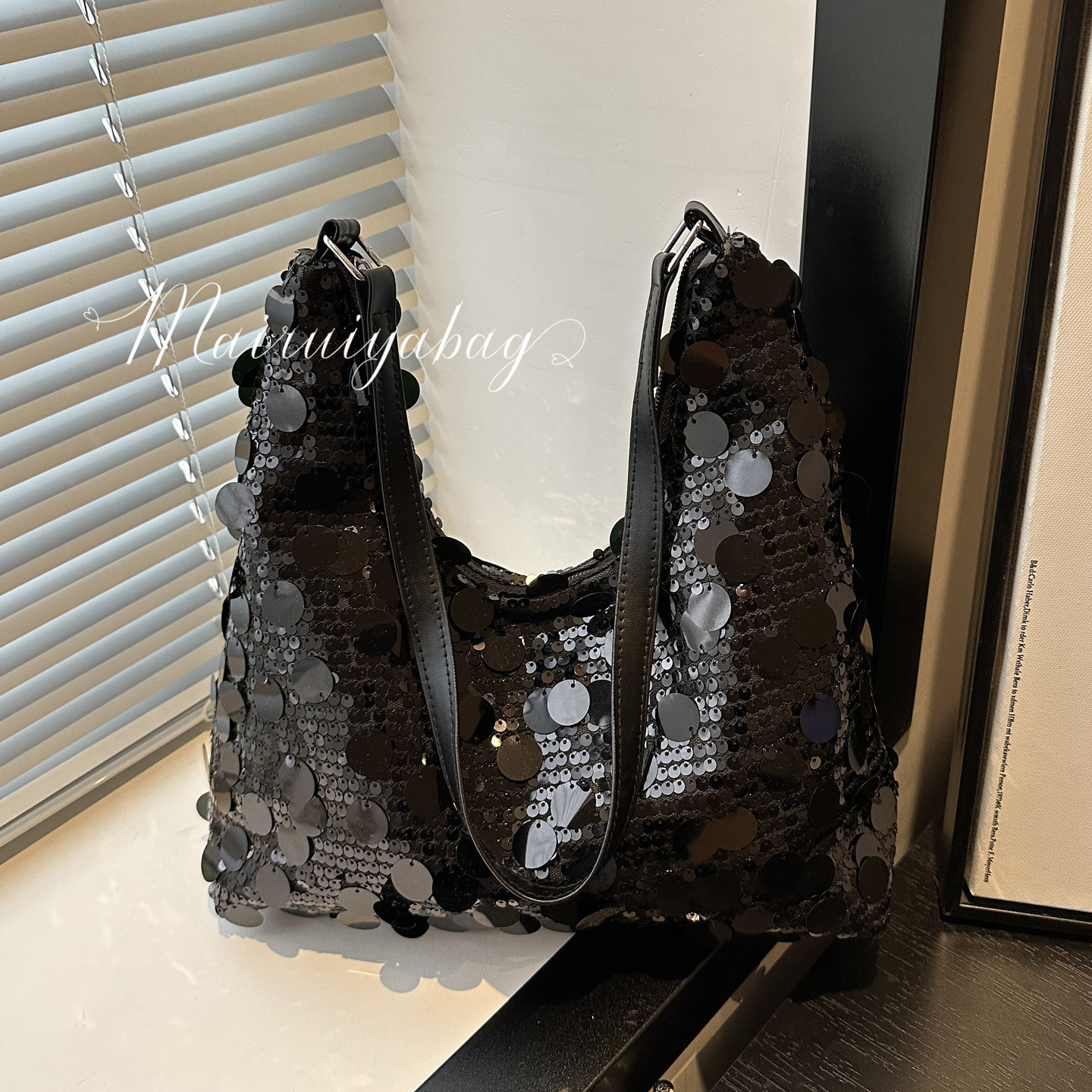 超火小众亮片时尚流行腋下托特包