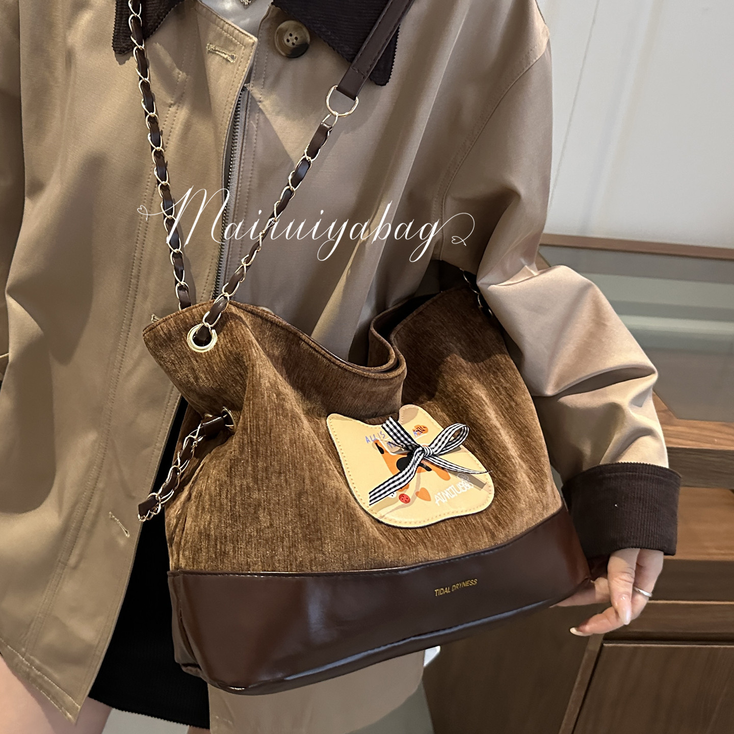 复古大容量蝴蝶结通勤水桶托特包