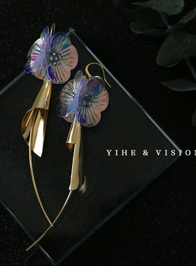 YIHE 原创设计温柔甜美度假风个性小众幻彩镭射花片长款耳坠