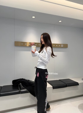 【XIUXIUSTUDIO】美女印花长袖华夫格T恤女宽松显瘦防晒中长T恤