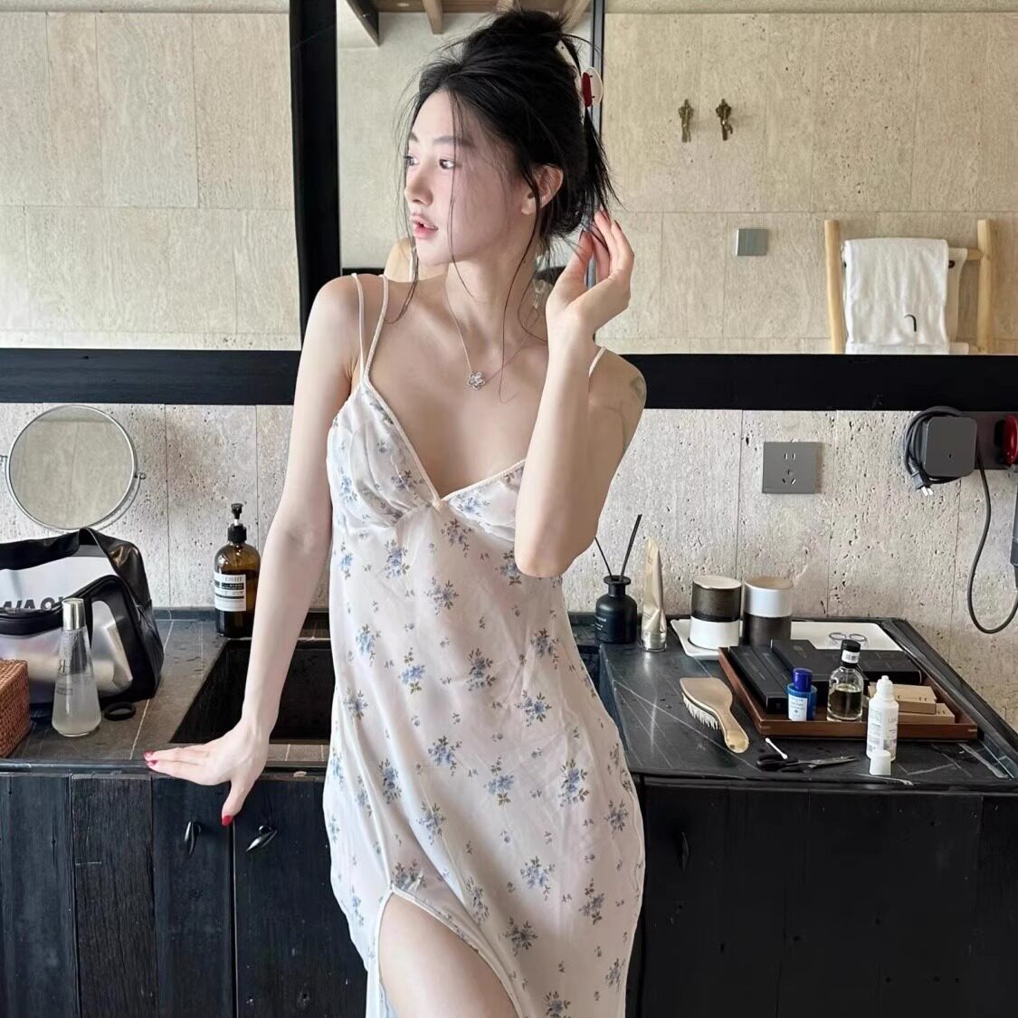 法式甜美碎花吊带开叉连衣睡裙女