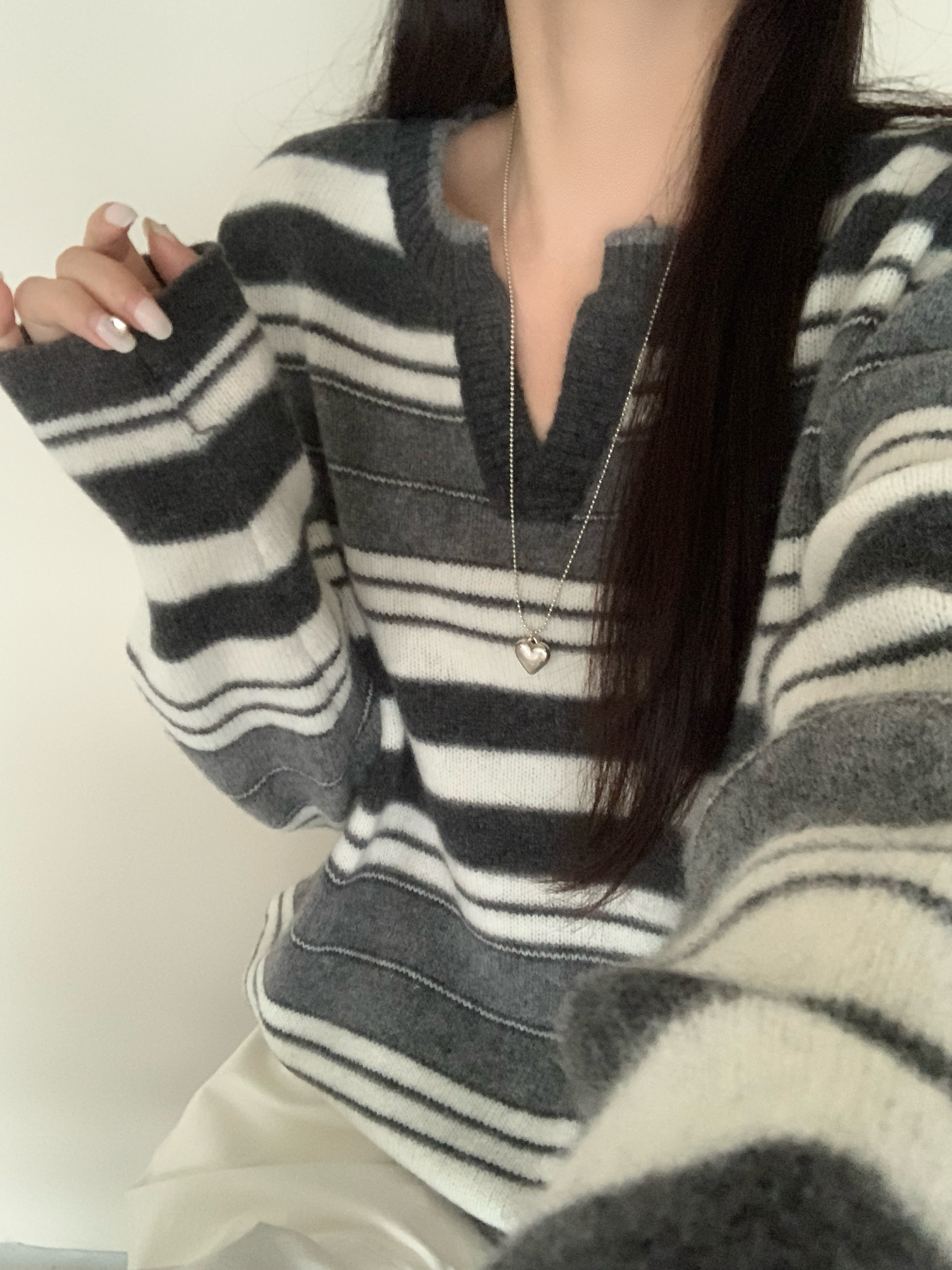 韩系条纹V领套头全羊毛针织衫女2025秋新撞色简约温柔风显瘦上衣