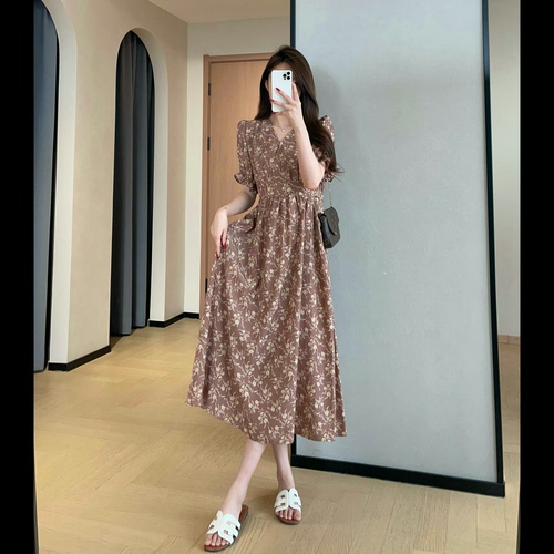 巨气质美拉德咖色法式碎花连衣裙