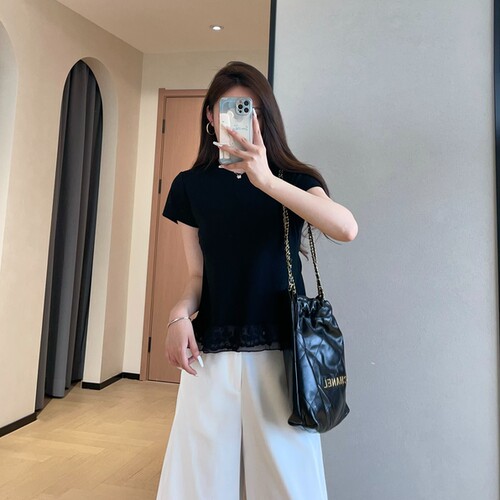 小心机蕾丝花边圆领正肩T恤