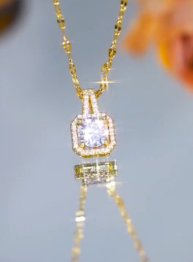 钛钢韩国时尚方形钻石项链女ins网红灵动锆石几何吊坠项饰品