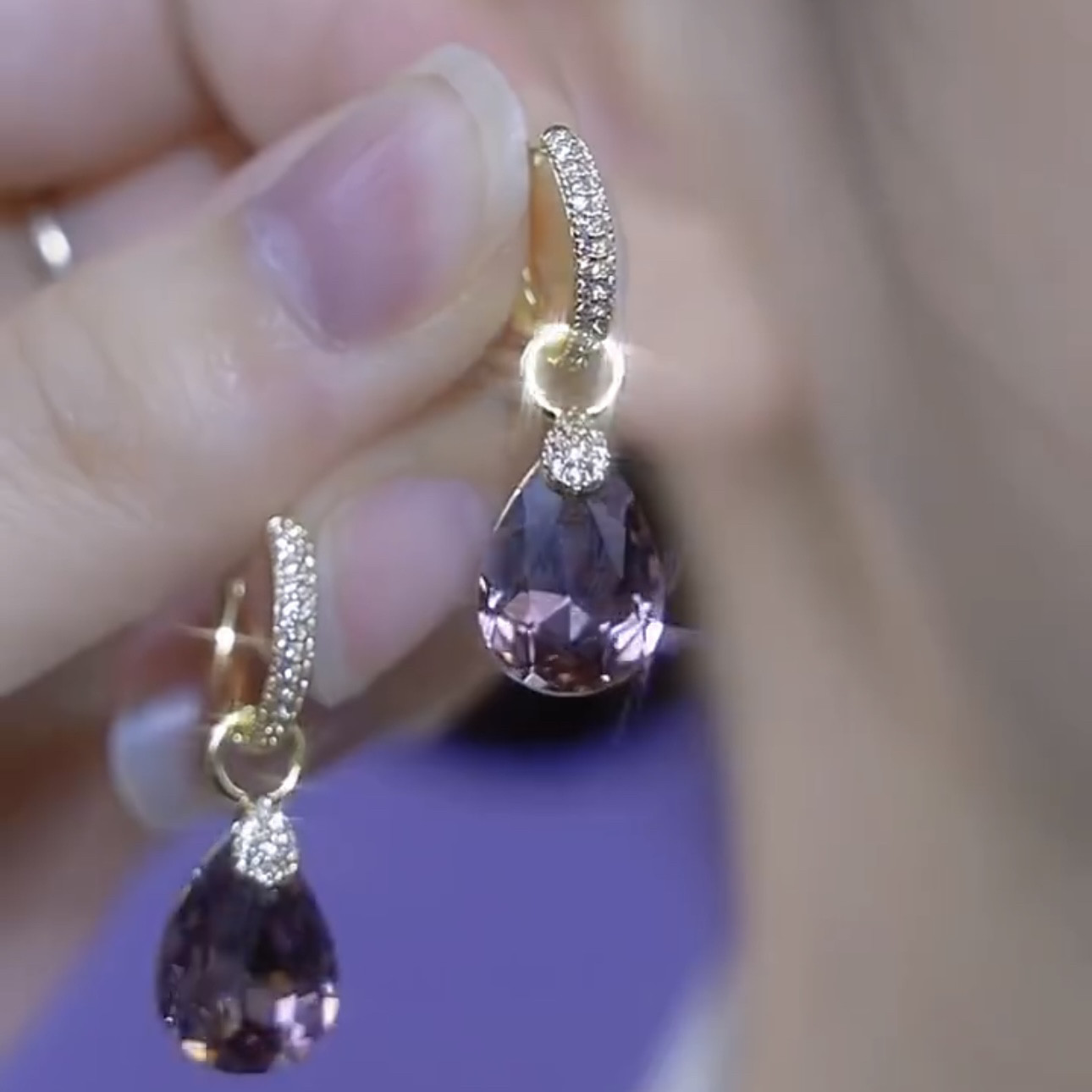 专柜商场撤回国际大牌小众时尚个性紫色水晶水滴耳扣轻奢级感耳环