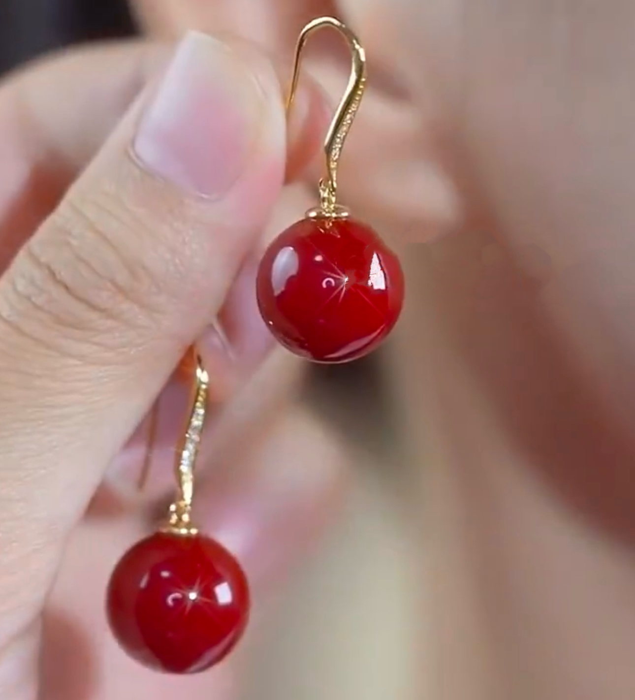 2025新款法式简约红珍珠耳环气质复古高级感耳钩小众新年喜庆耳饰