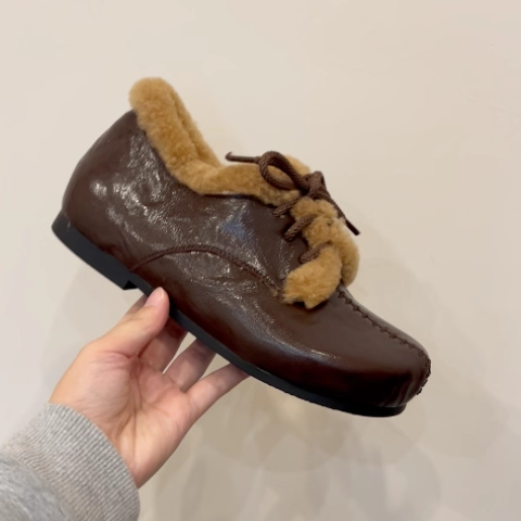 圆头羊皮系带羊羔毛毛毛勃肯鞋