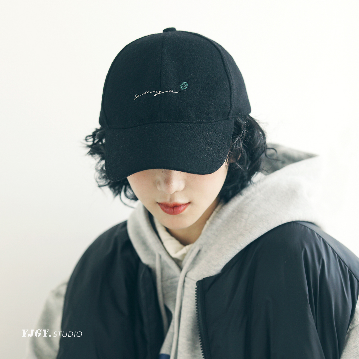 印计谷羽设计师款撞色羊毛刺绣棒球帽女秋冬季高级感日系鸭舌帽子
