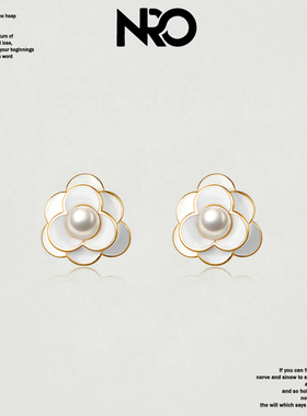 NRO STDUIO小众简约百搭甜美高级氛围感银针设计感饰品山茶花耳饰