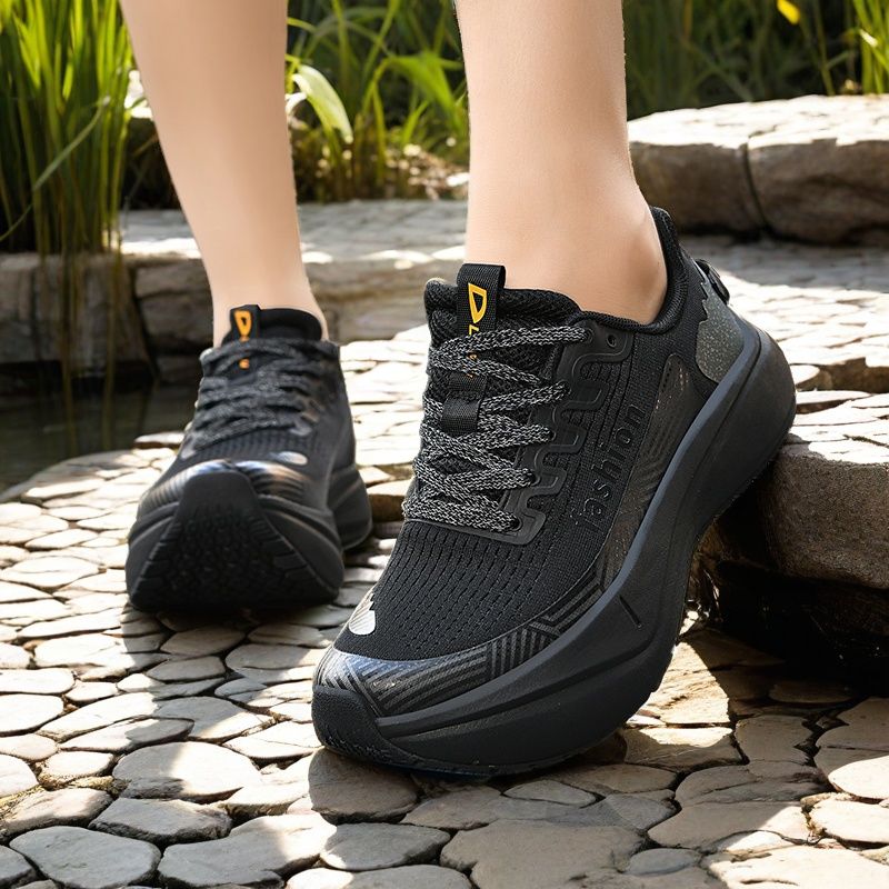 男女腰椎间盘突出平足八字脚