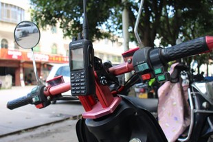 手持对讲机车载支架摩托车电动车自行车车柄固定支架汽车A柱支架