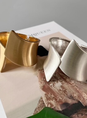 新款复古磨砂质感手镯