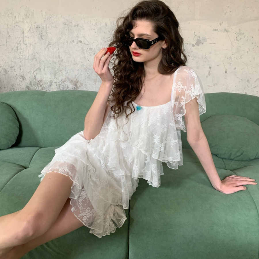 蕾丝提花大方领蛋糕连衣裙