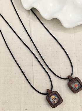 新款复古民族风黑色pu皮绳五路财神项链女小众设计感休闲百搭颈链