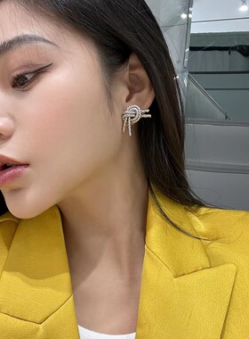INS网红日韩设计感法式简约百搭金属爱心打结小巧耳钉环女饰品
