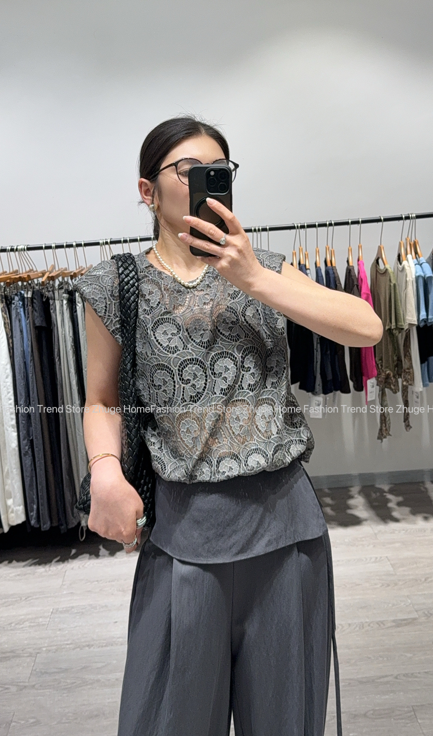 欧洲站2026夏季新款欧货时尚百搭圆领无袖复古镂空抽绳蕾丝女上衣