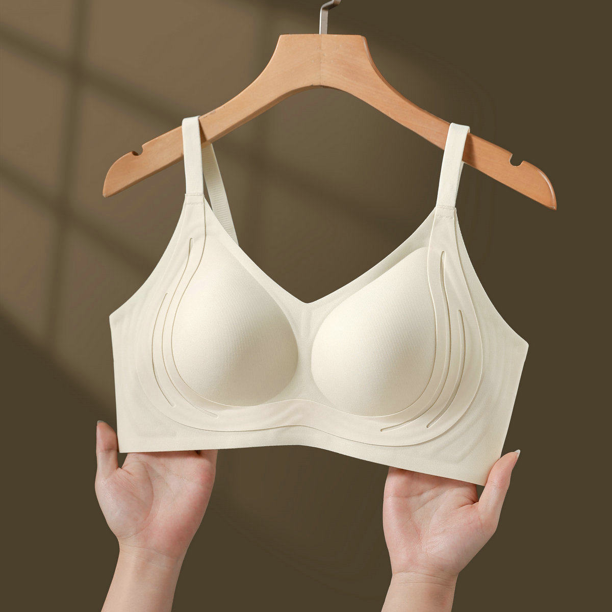 少女学生一片式天然乳胶透气舒适无钢圈薄款文胸法式聚拢三扣内衣