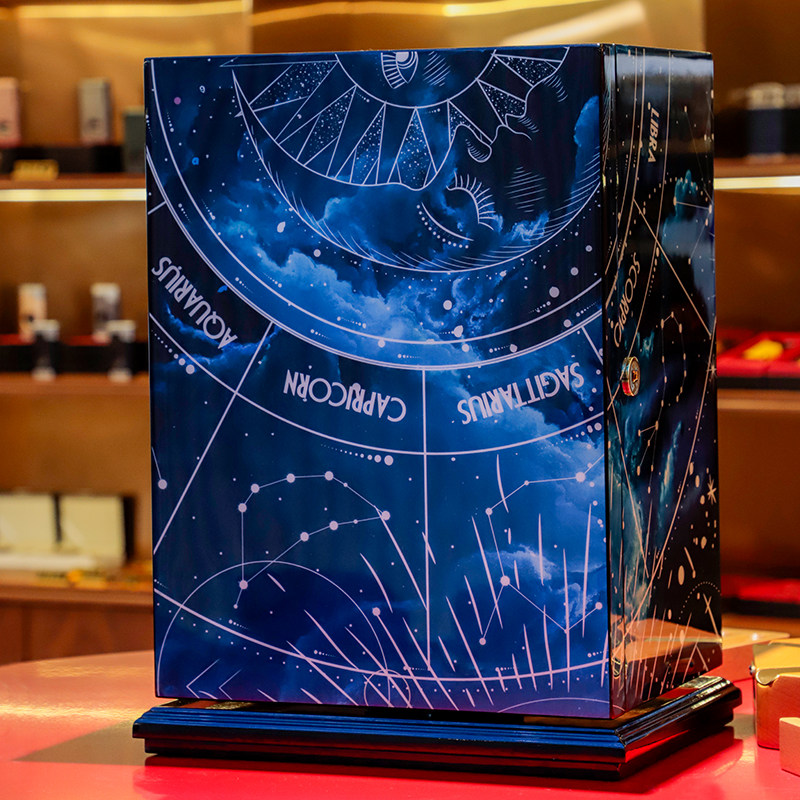 高端品质梵响星空雪茄保湿盒雪松木钢琴烤漆大容量醇化醒茄箱可旋