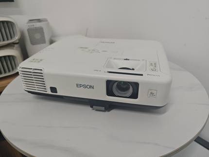 二手爱普生EB-C713X投影仪 3700流明高亮 办公教学家用高清投影 性价比之选