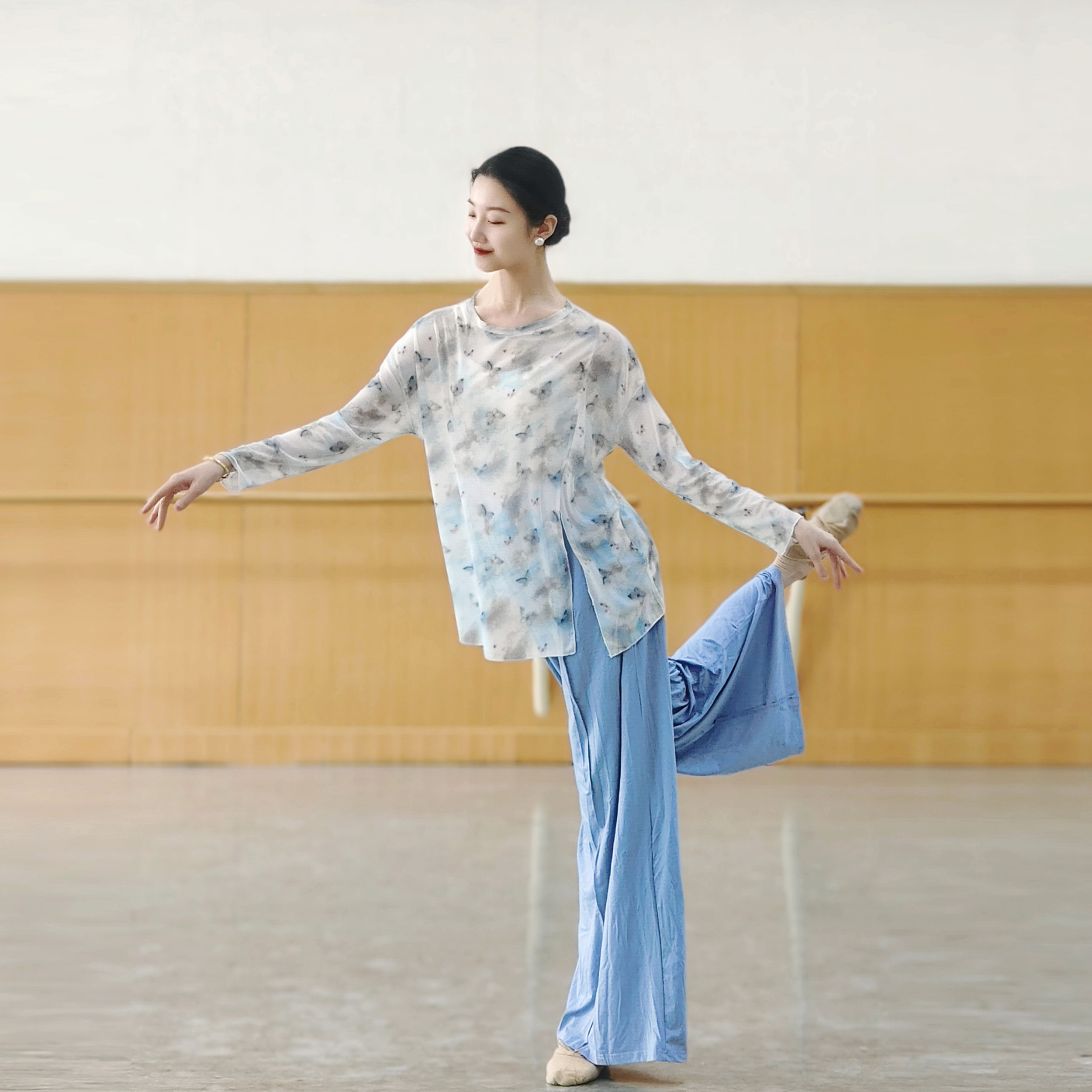 古典舞蹈服纱衣宽松飘逸长袖罩衫现代舞形体中国舞练功服汉唐舞