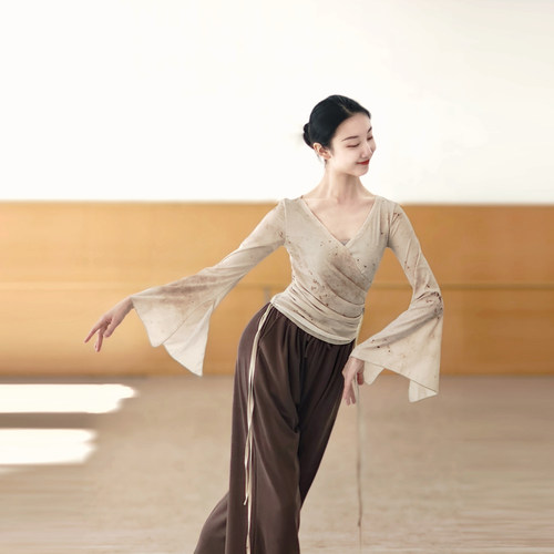 中国古典舞练功服女现代舞长袖上衣形体服春夏印花舞蹈服艺考民族