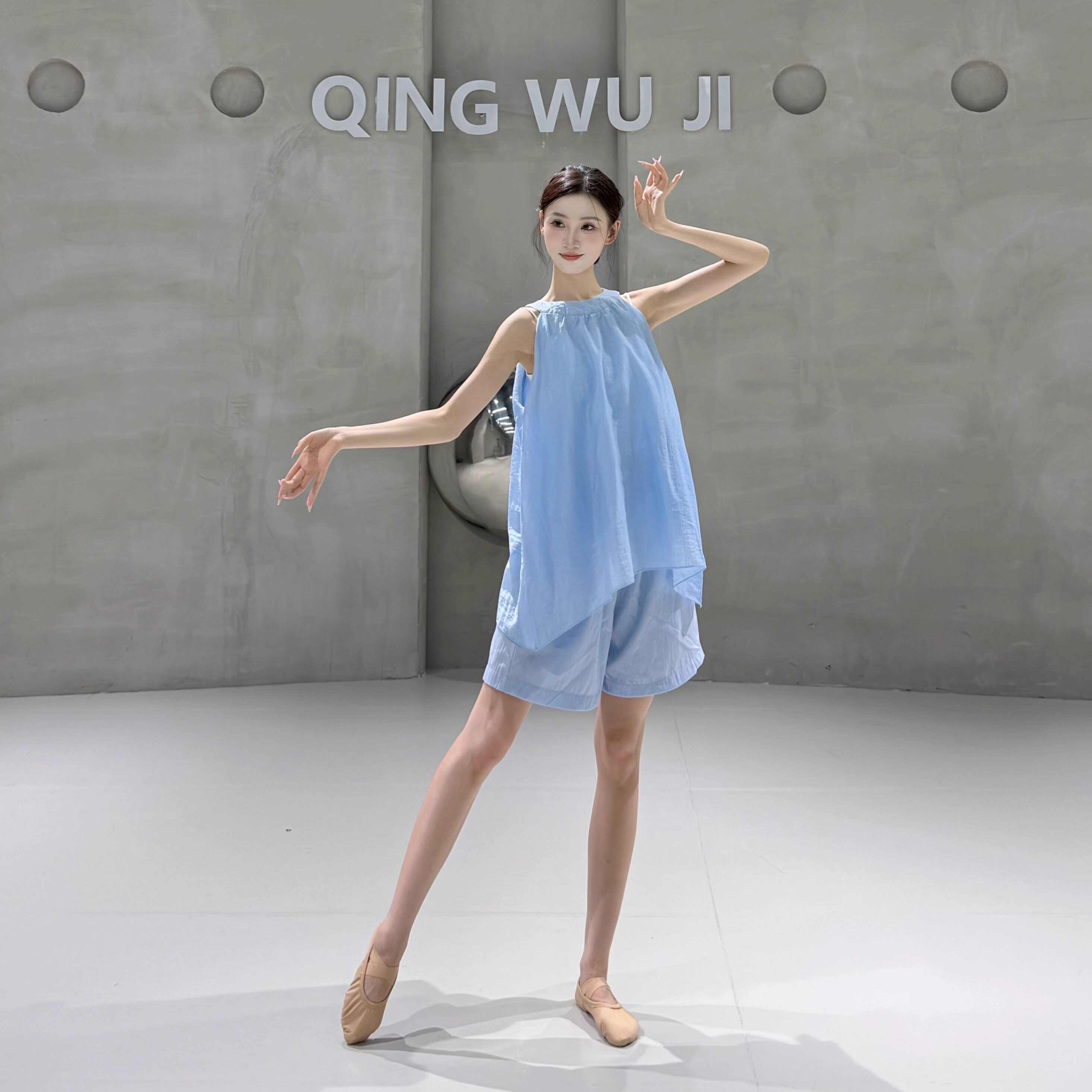 现代舞练功服女古典舞新中式国风无袖舞蹈服日常可穿显瘦时尚舞衣