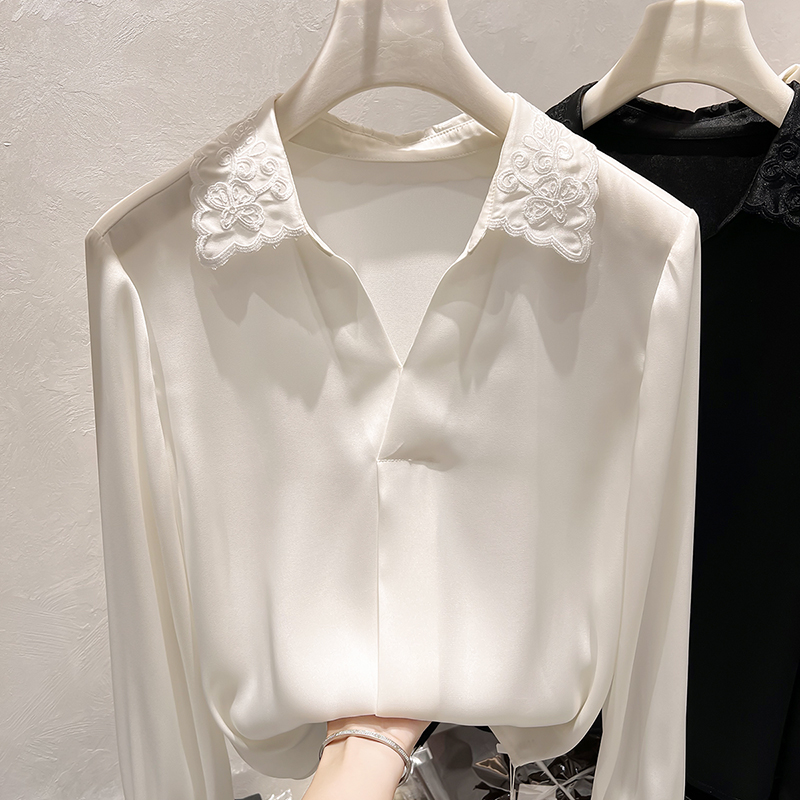 2025新款法式气质显瘦翻领刺绣钩花纯色长袖雪纺衫女秋季薄款上衣