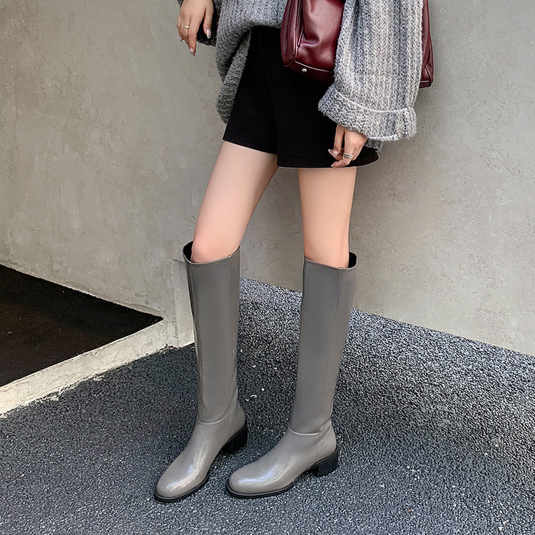 小众Amázing法式圆头直筒靴