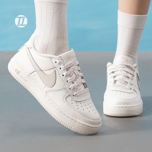 NIKE空军一号板鞋女鞋