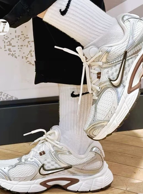 耐克/Nike V5 RNR 男女白银老爹鞋防滑耐磨低帮跑鞋 HJ5228-102