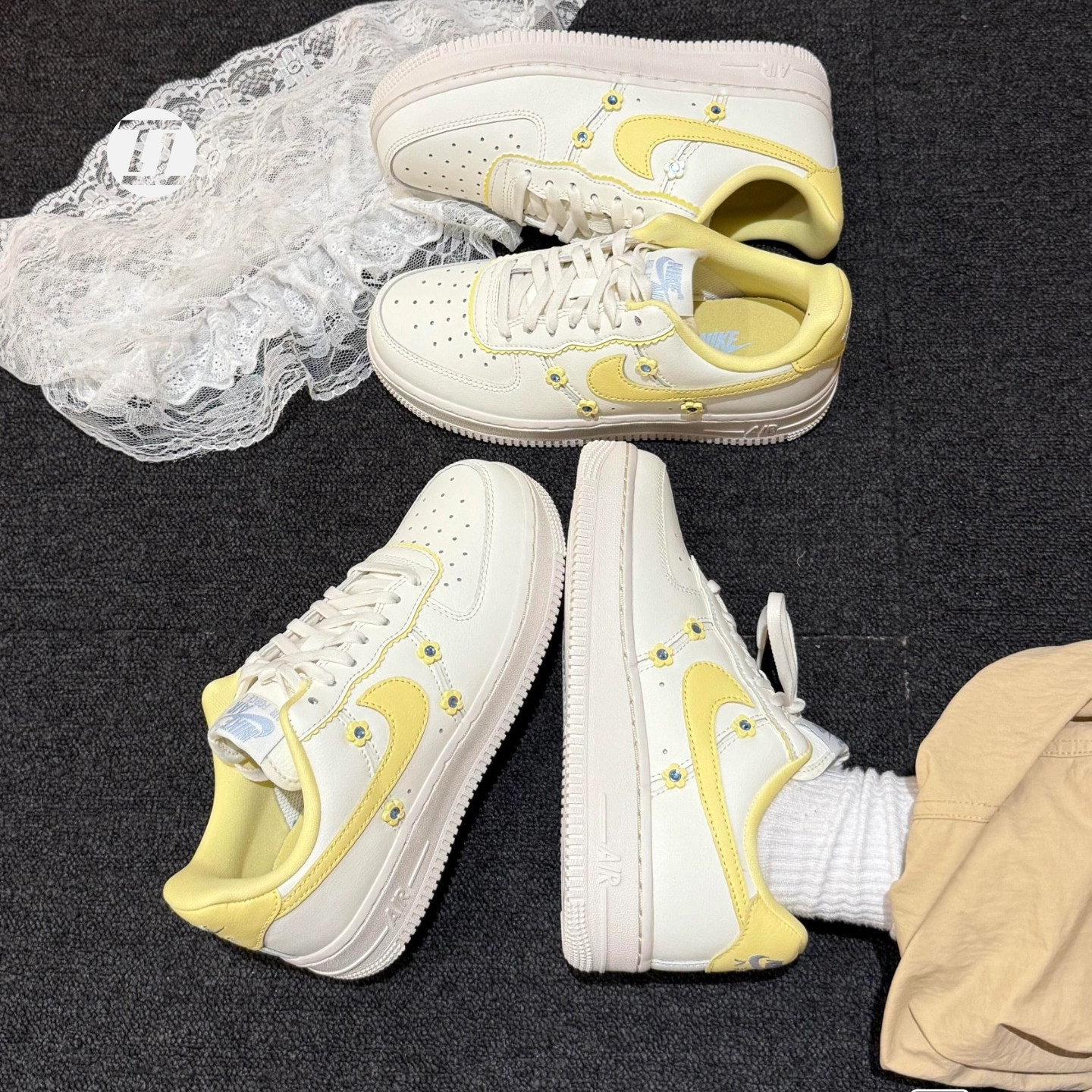耐克AF1白黄女低帮板鞋