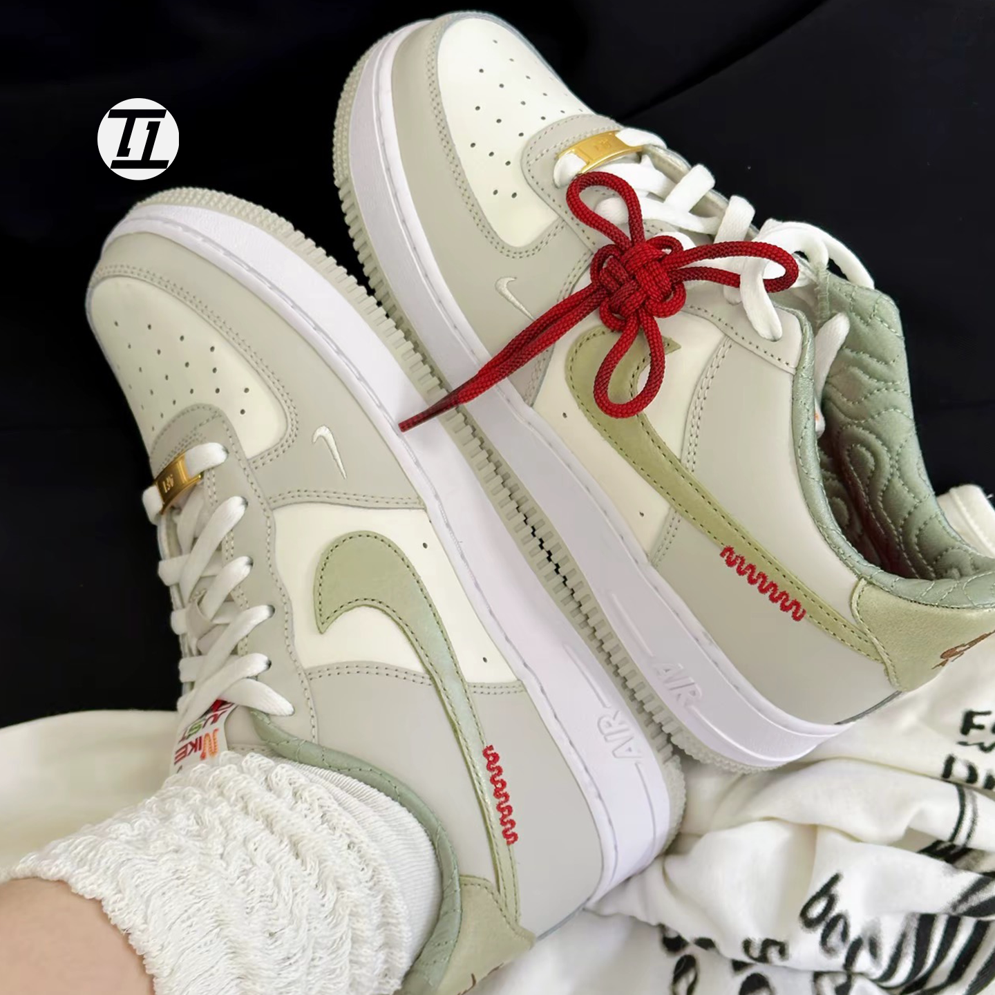 AIRFORCE1LV8运动鞋板鞋