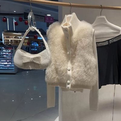 【送运费险】白色高领马甲背心