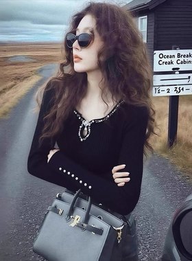 法式黑色V领钉珠镂空长袖针织衫女秋冬高级感修身内搭打底衫上衣