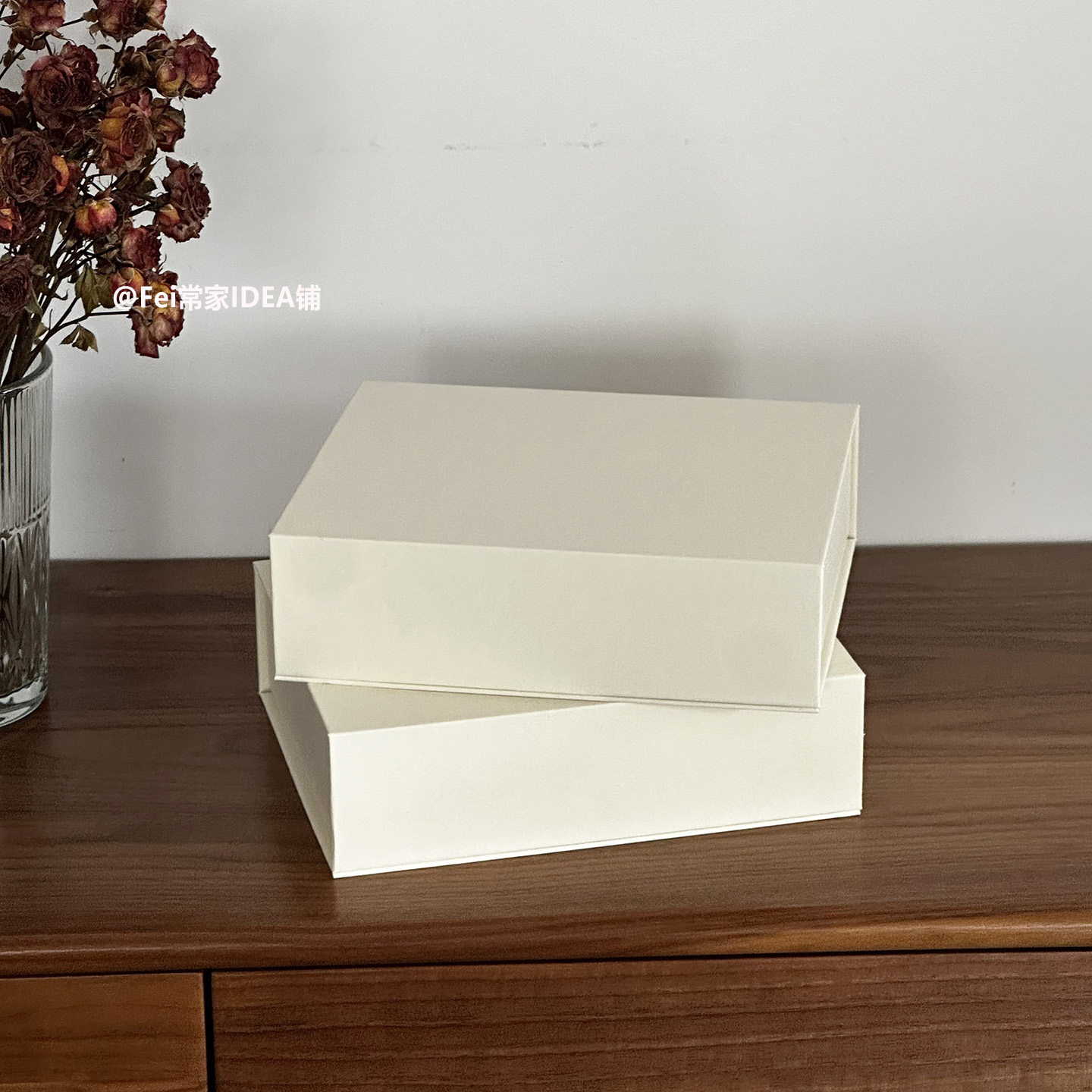 简约轻奢大容量米白丝巾方巾翻盖礼盒磁吸礼物包装盒精致高档纸盒