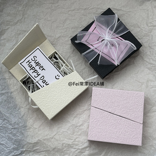 ins对开穿戴甲饰品盒磁吸翻盖戒指胸针收纳盒防氧化悬浮盒耳环盒