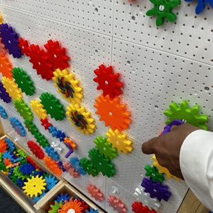 墙面游戏齿轮玩具幼儿园走廊装 饰开发功能机械原理拼搭儿童积木