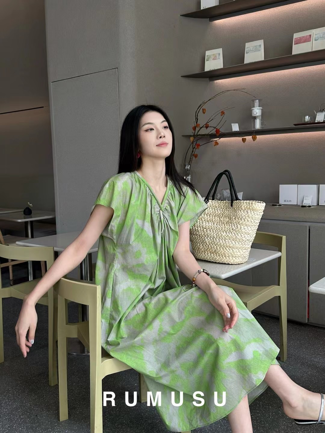 如木苏深圳设计师款女装显瘦特色真丝连衣裙度假（价格咨询客服）