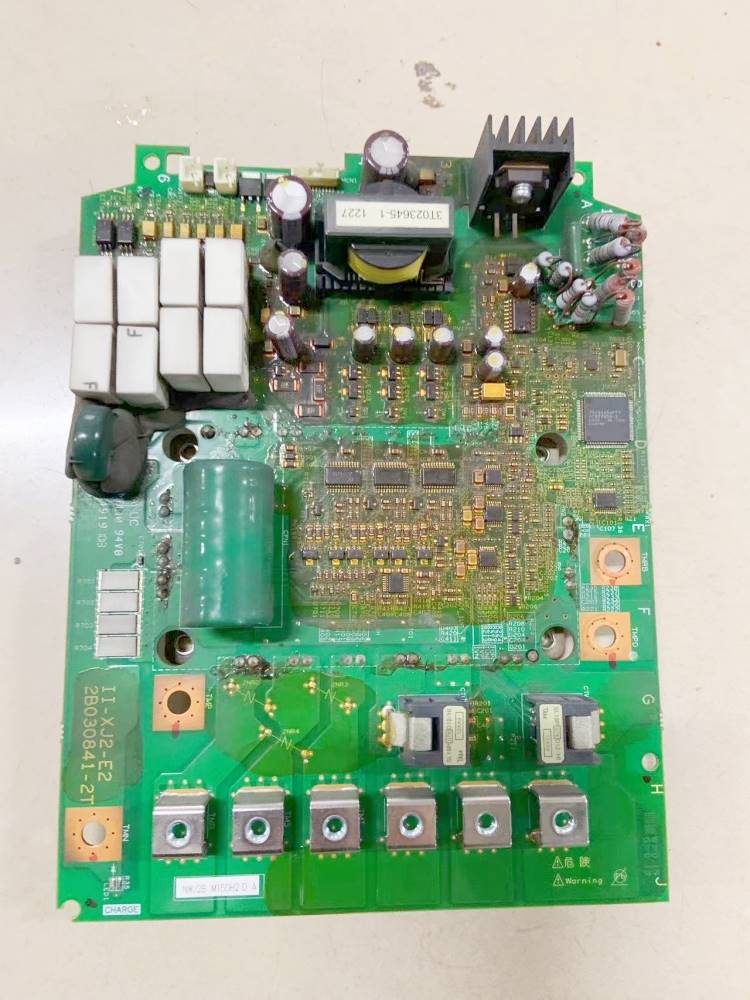 25-II-XJ2-E2 2B030841-2T日立变频器WJ200系列11 15KW主电源驱动