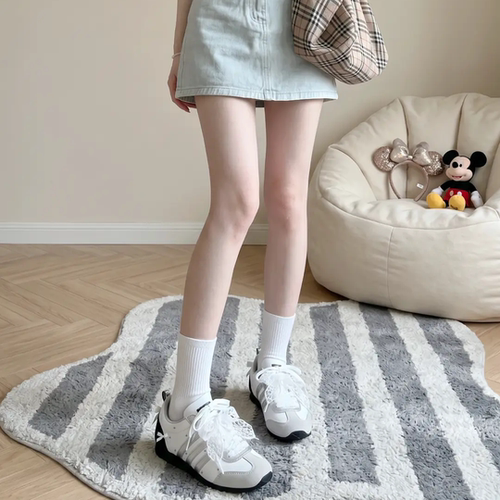 adidas女款白银德训鞋