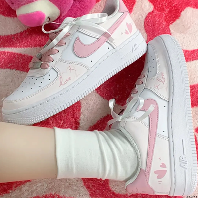 Nike球鞋定制低帮女款板鞋粉色