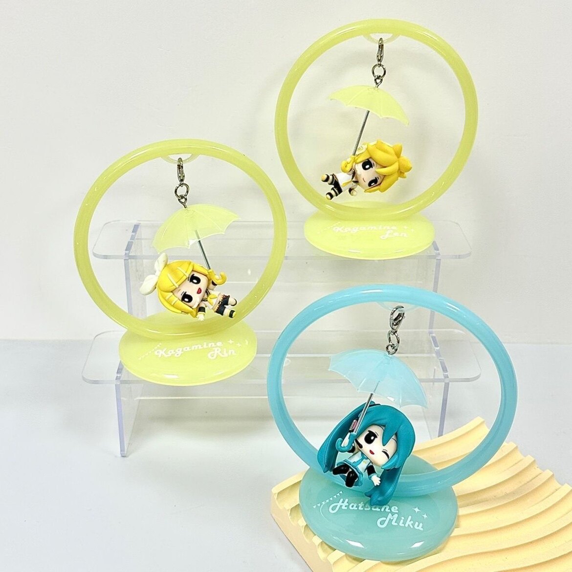 FuRyu 秋千雨伞 初音未来镜音连镜音铃Q版景品公仔手办 桌面摆件