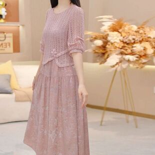 优雅中老年女士粉色蕾丝长袖连衣裙大码显瘦设计春秋季新款穿搭