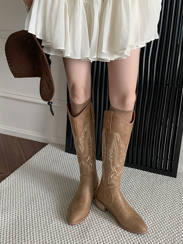 FUJI TACHIBANA 2025 NEW VINTAGE WESTERN COWBOY BOOTS BLOCK HEEL V-MOUTH SLIM MID-LEG EMBROIDERED BOOTS